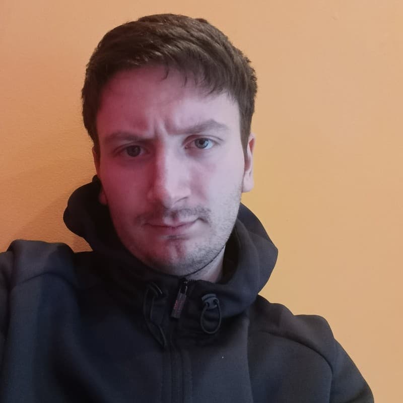 Артём